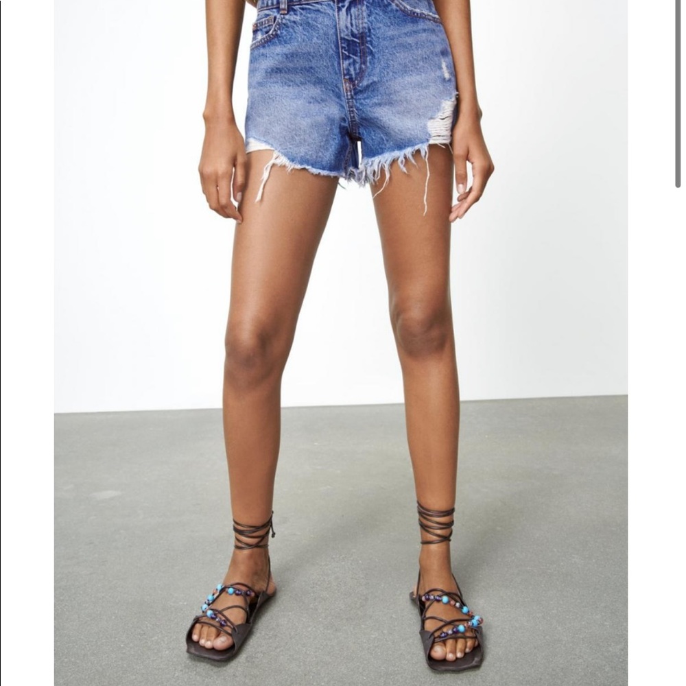 zara z1975 mid rise ripped denim shorts 7147/029, size US 8. NWT. - Picture 2 of 4